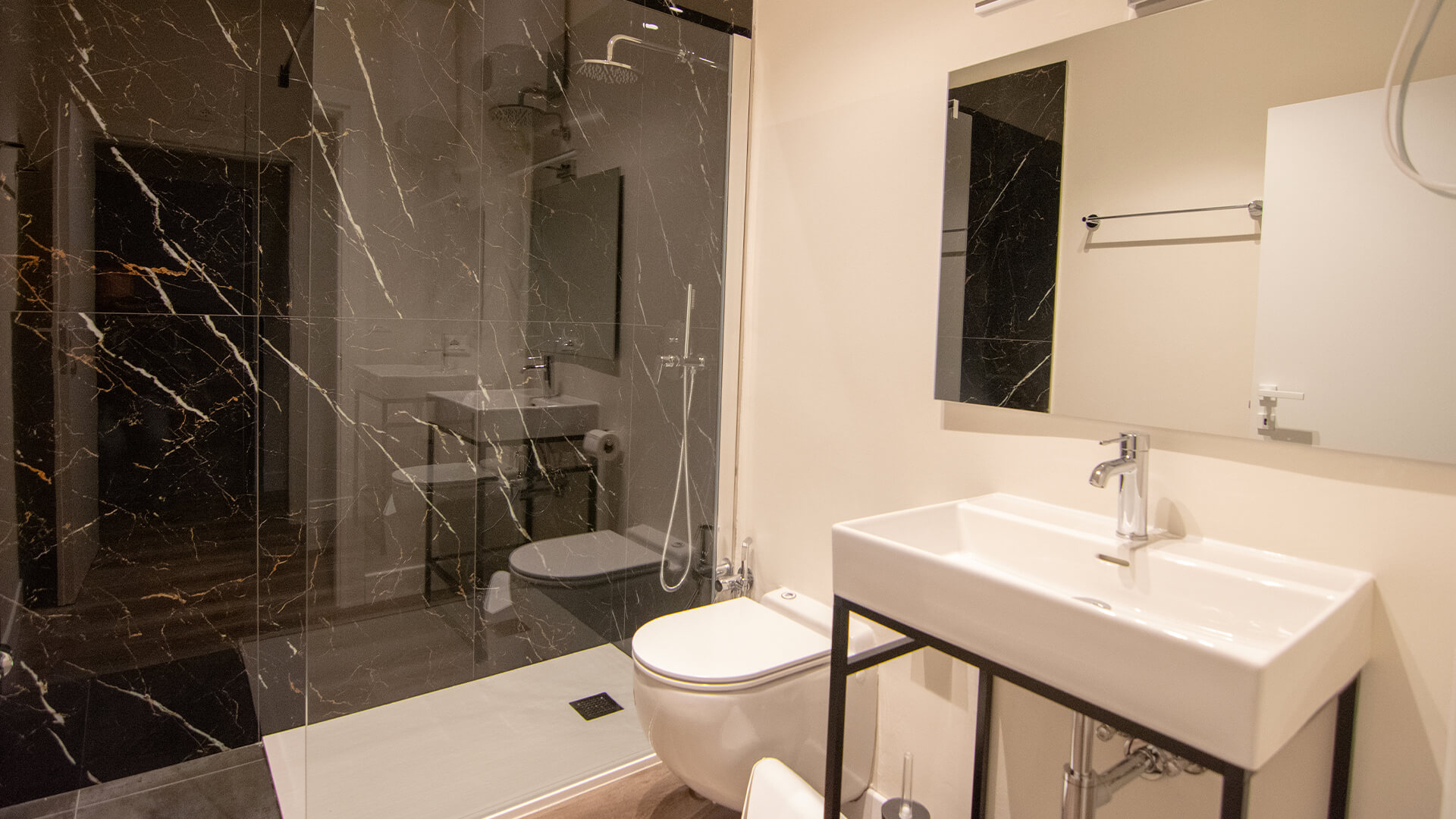 Stanza con bagno privato
